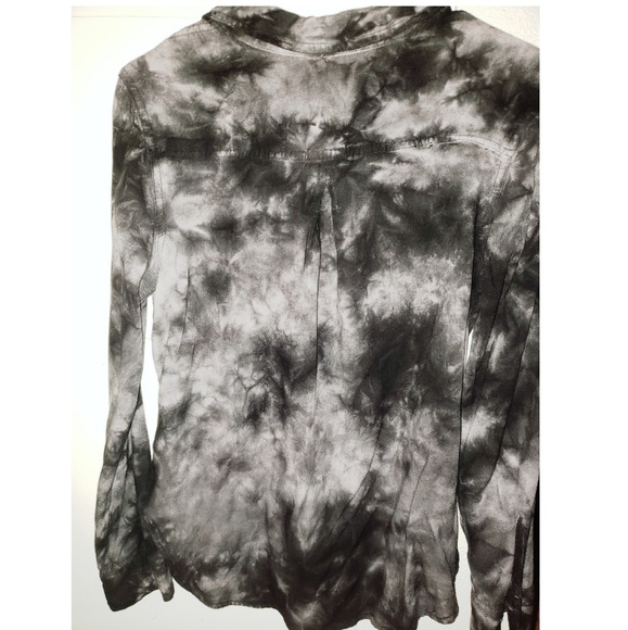 Rock & Republic Tie-Dye Button Down Long Sleeve - Picture 4 of 5